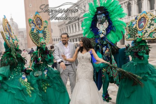 Hochzeit in Venedig in historischen Kostümen,Karnevalshochzeit in Venedig,Fotoshooting beim Karneval in Venedig