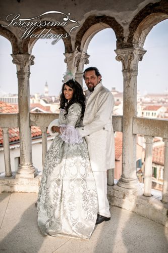 symbolic wedding in Venice for two,Venice Carnival vow renewal