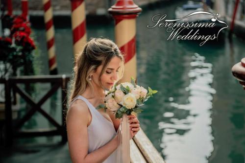Bride-in-Venice-Italy