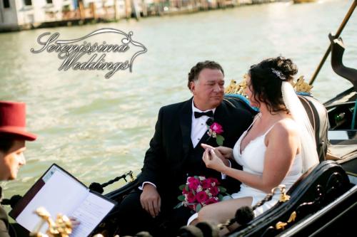 Renewal-of-Wedding-in-Gondola