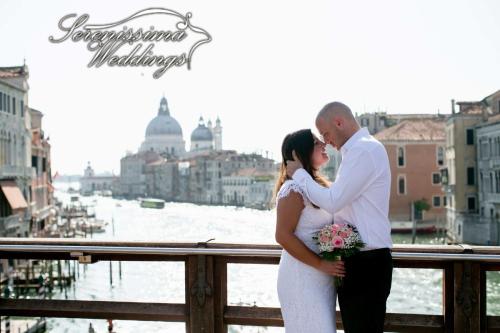 Romantic-wedding-in-romantic-city