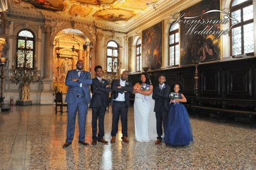 Symbolic-Marriage-Ceremony-in-Venetian-Palace